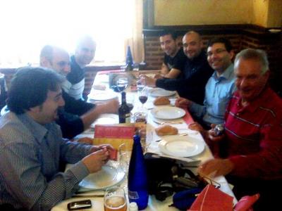 EL KOMANDO TOMA POSICIONES